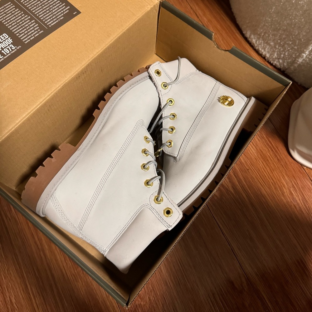 TIMBERLAND WOMEN'S TIMBERLAND® HERITAGE 6-INCH WATERPROOF BOOTS GOLD DETAILS